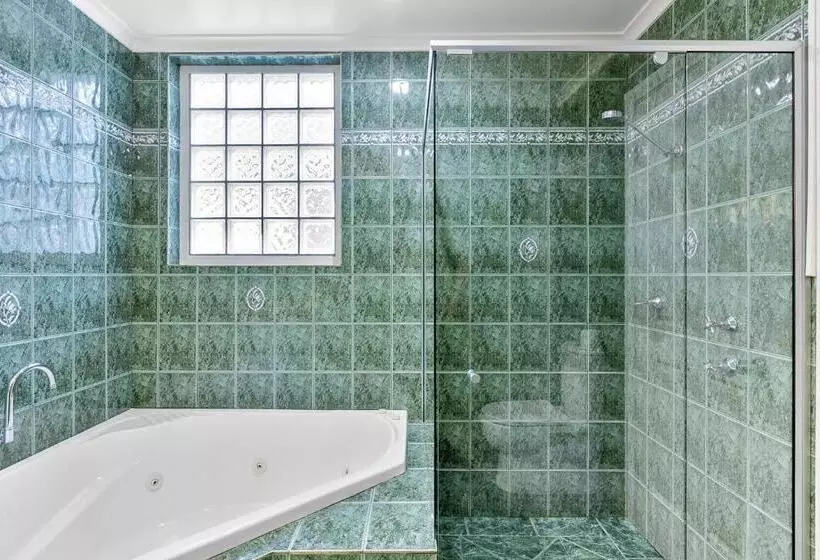 Hilton Beachfront Motel