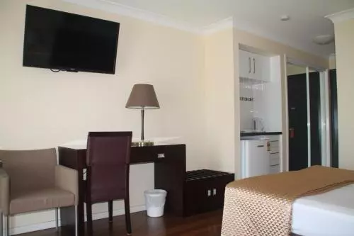 Отель Centenary Motor Inn