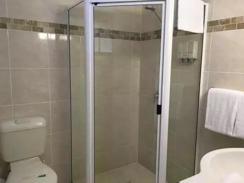 Отель Centenary Motor Inn