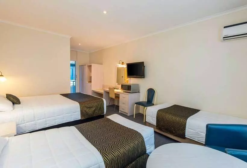 호텔 Comfort Inn All Seasons