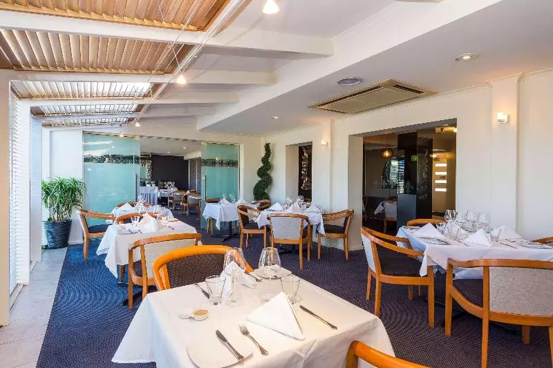 호텔 Comfort Inn All Seasons