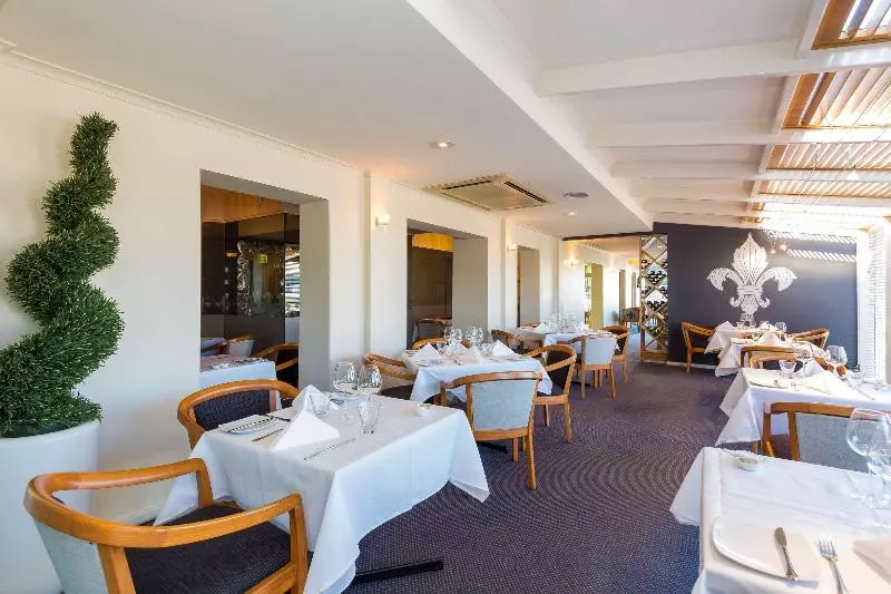 호텔 Comfort Inn All Seasons