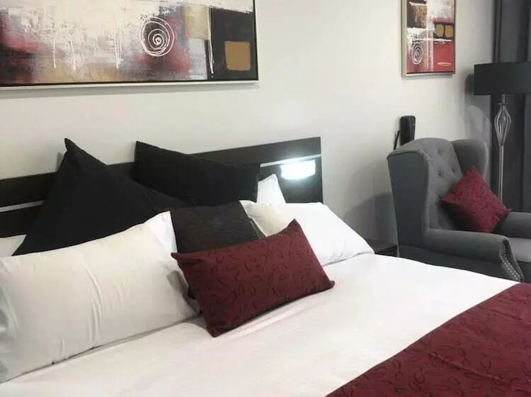 ホテル Golden West Motor Inn