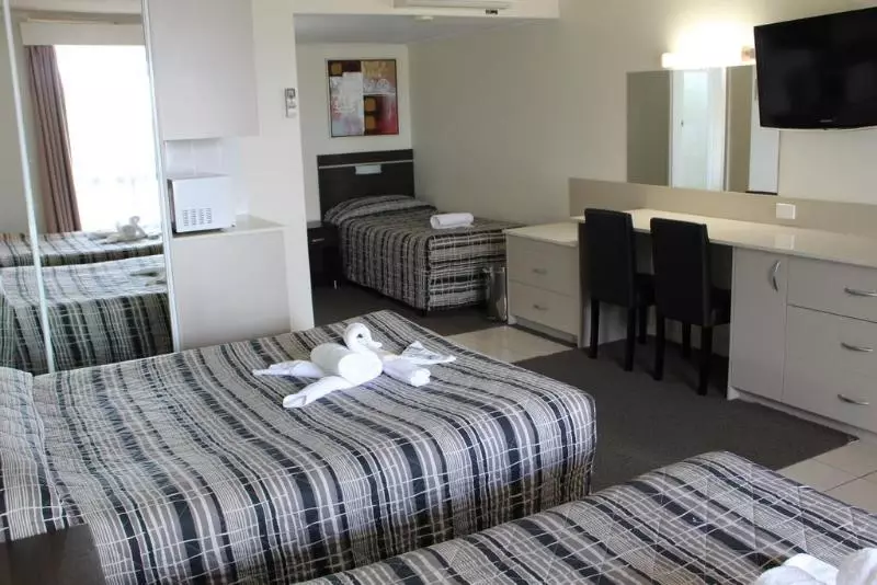 ホテル Golden West Motor Inn