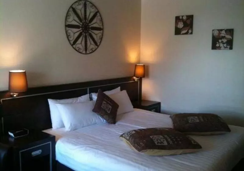 ホテル Golden West Motor Inn