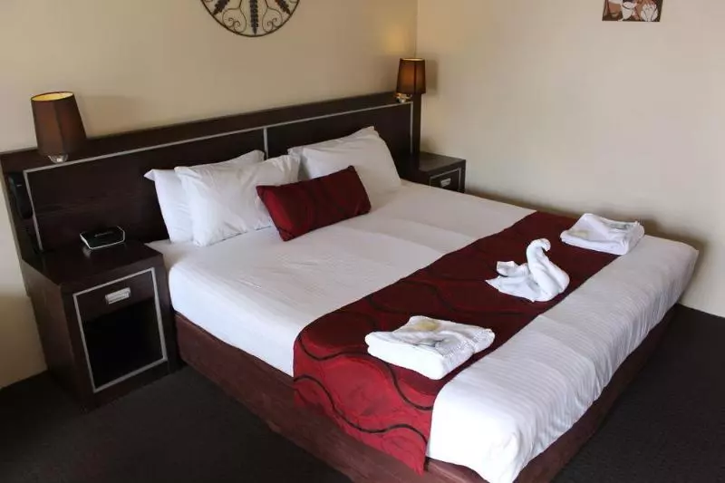 ホテル Golden West Motor Inn