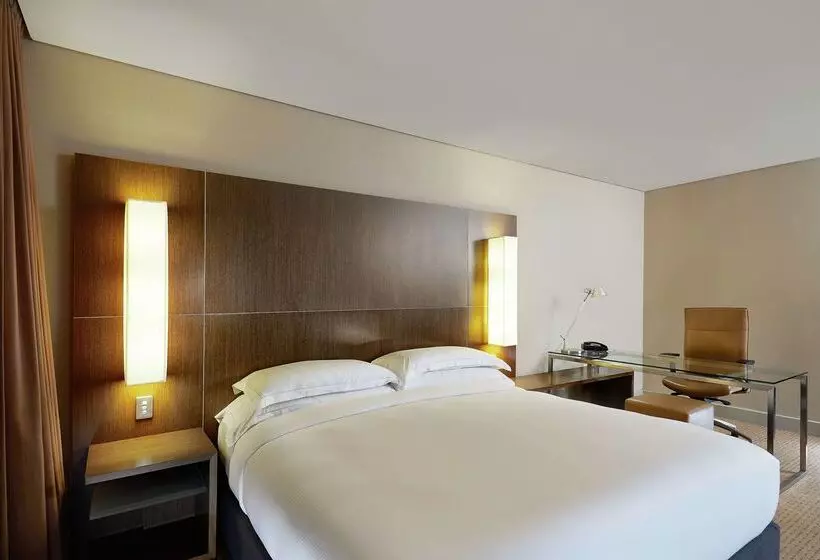 ホテル Hilton Brisbane