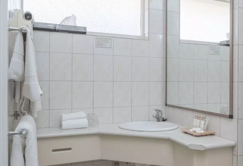 בית מלון כפרי Hospitality Geraldton Surestay Collection By Best Western