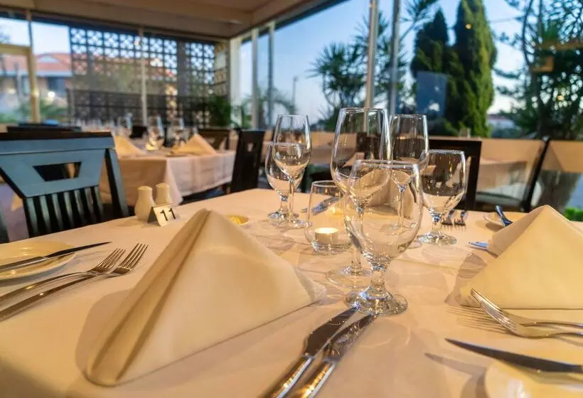 בית מלון כפרי Hospitality Geraldton Surestay Collection By Best Western