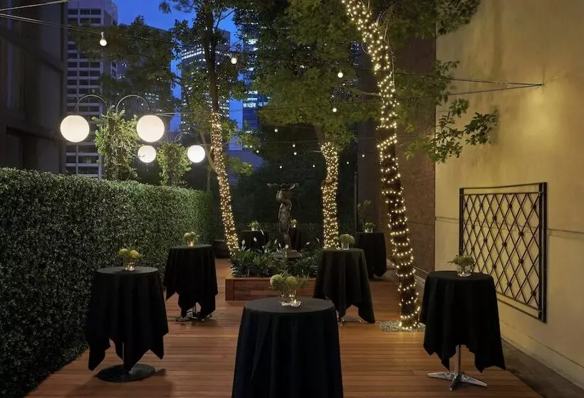 Hotel Melbourne Marriott