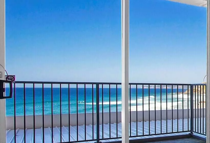 Hotel Noah S On The Beach