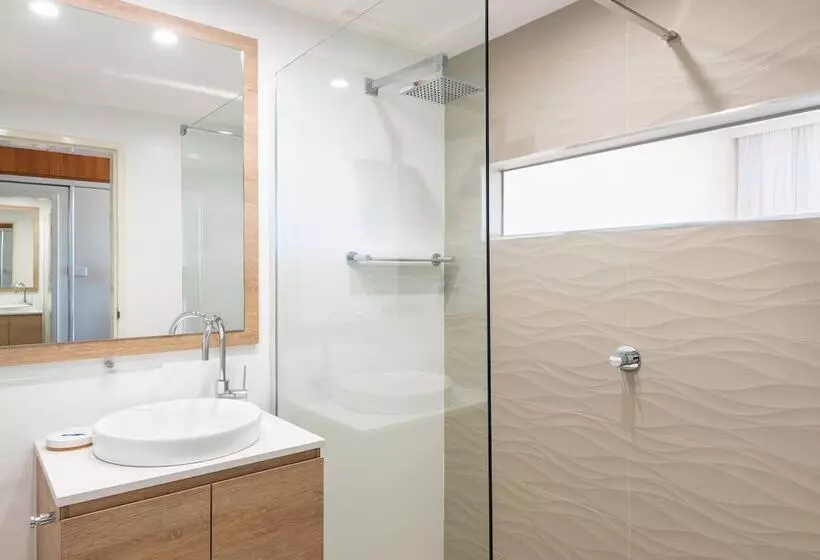 Hotel Noah S On The Beach