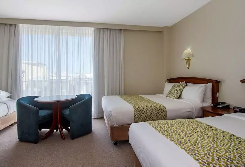 Hotel Noah S On The Beach