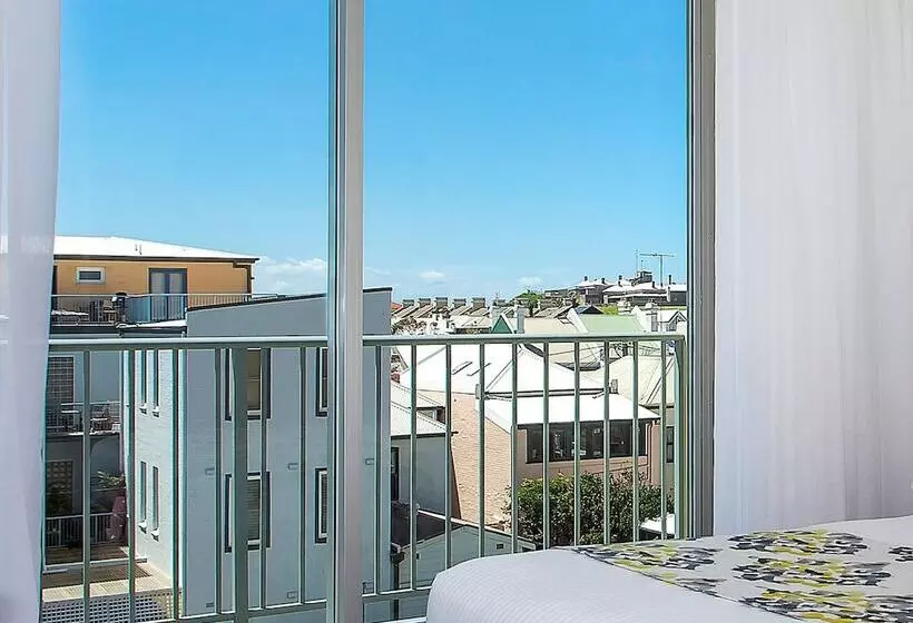 Hotel Noah S On The Beach