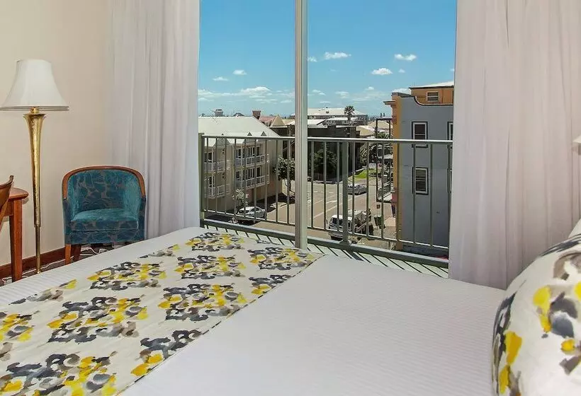 Hotel Noah S On The Beach