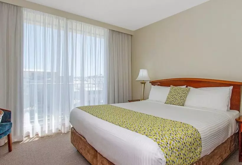 Hotel Noah S On The Beach