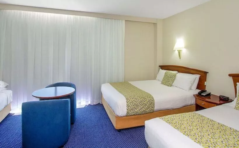 Hotel Noah S On The Beach