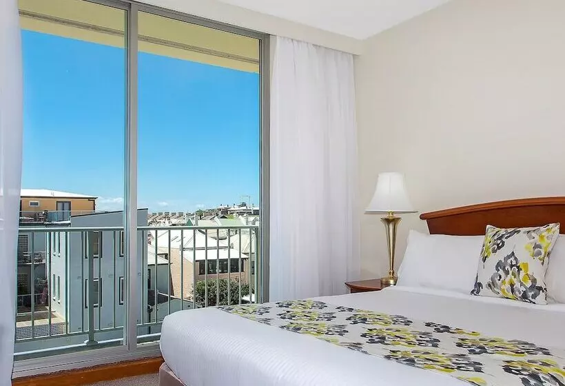 Hotel Noah S On The Beach