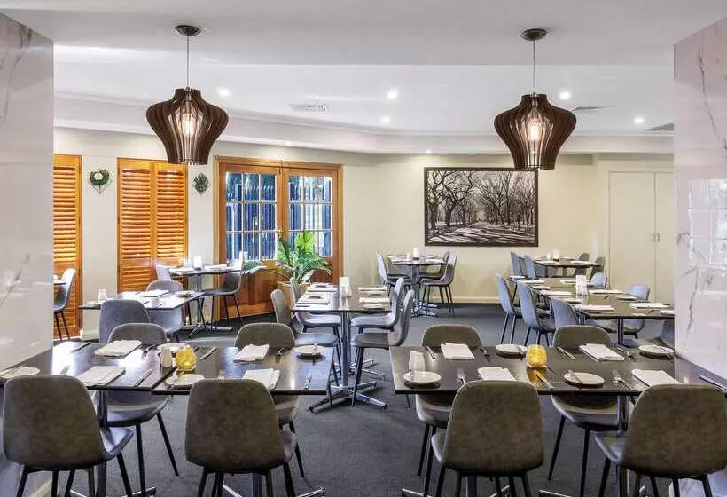 Quality Hotel Melbourne Airport