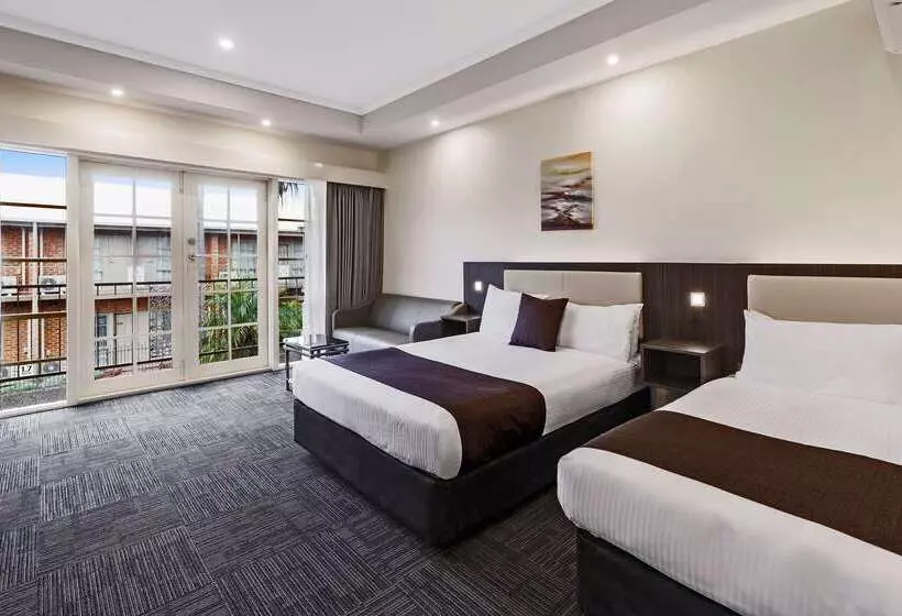 Quality Hotel Melbourne Airport