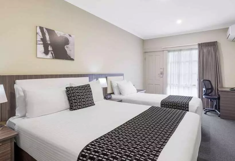 Quality Hotel Melbourne Airport