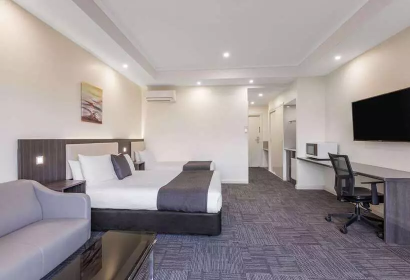 Quality Hotel Melbourne Airport