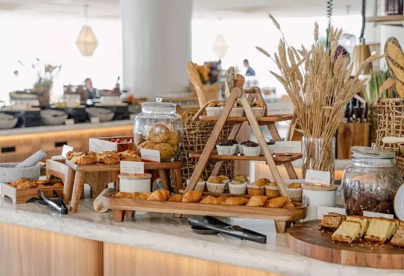 Novotel Sydney Brighton Beach