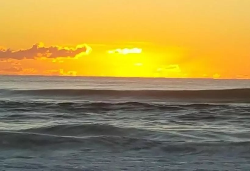 渡假胜地  Outrigger Burleigh