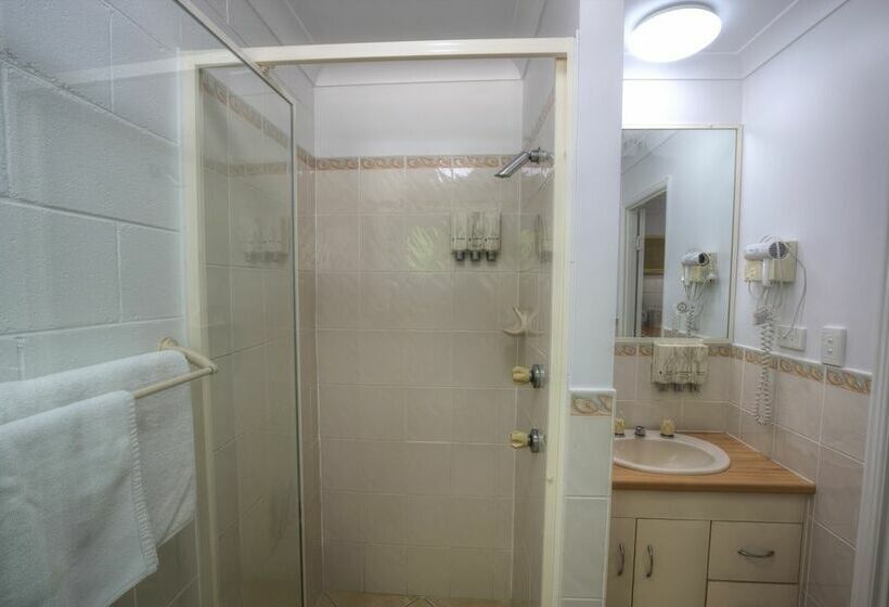 Queens Hotel & Motel