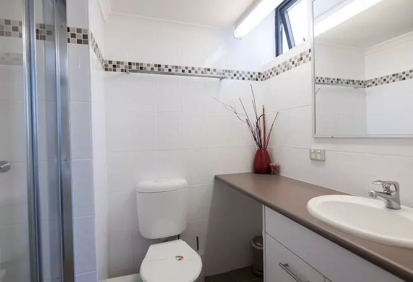 Alexander Holiday Apartments