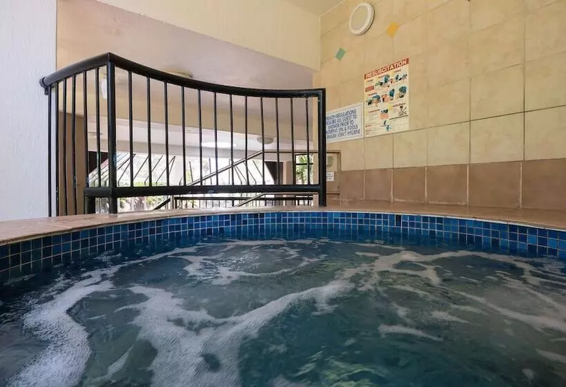 Alexander Holiday Apartments