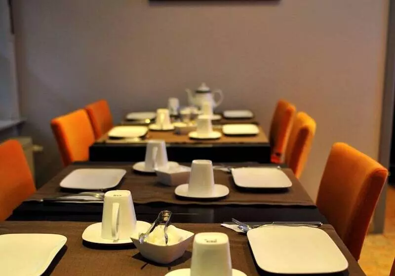 هتل Agenda Louise