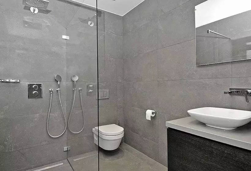 هتل Agenda Louise