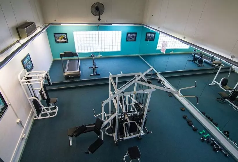 Отель Beachcomber Surfers Paradise