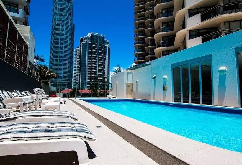 Отель Beachcomber Surfers Paradise