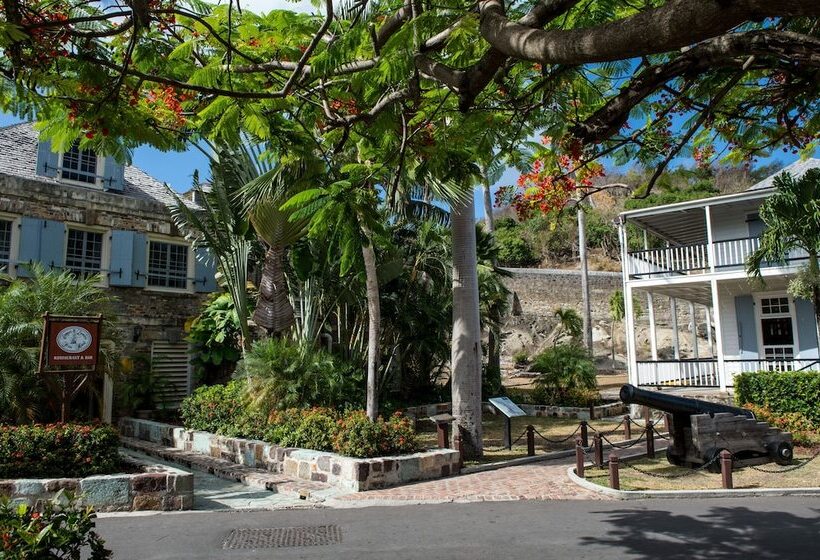 هتل Copper And Lumber Store