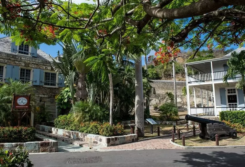 هتل Copper And Lumber Store