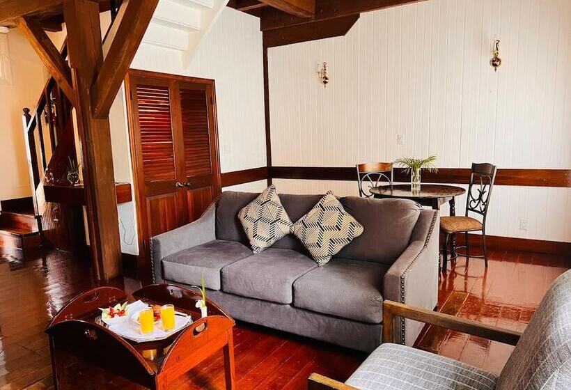 هتل Copper And Lumber Store