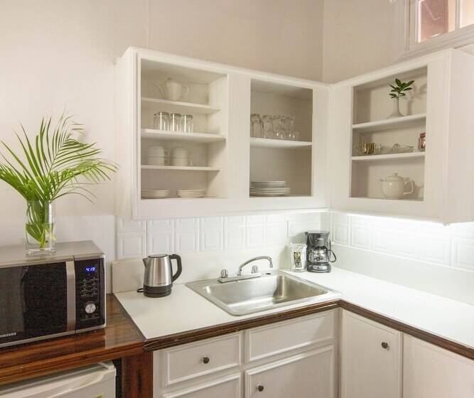 هتل Copper And Lumber Store