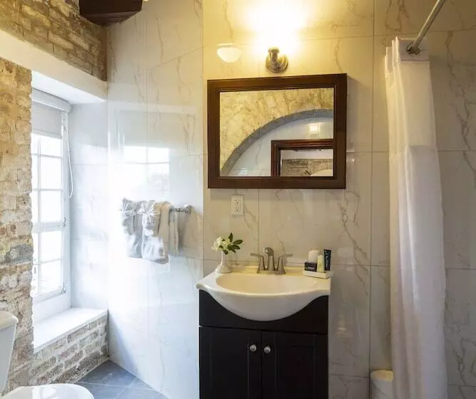 هتل Copper And Lumber Store