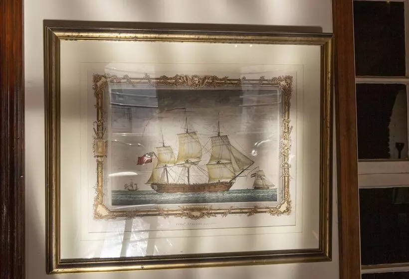 هتل Copper And Lumber Store