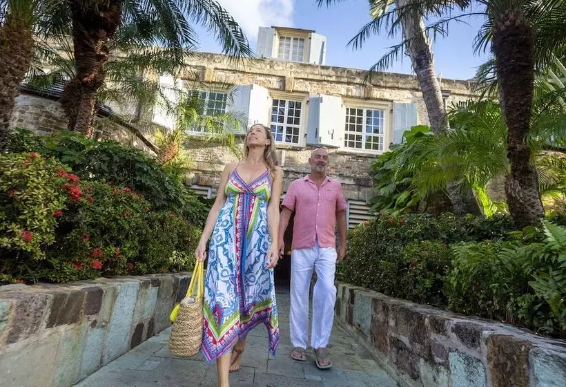 هتل Copper And Lumber Store