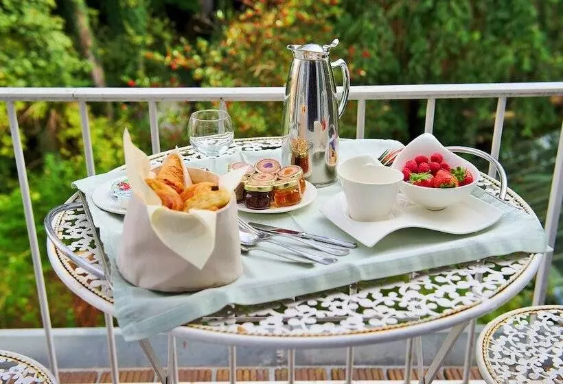 هتل Manos Premier