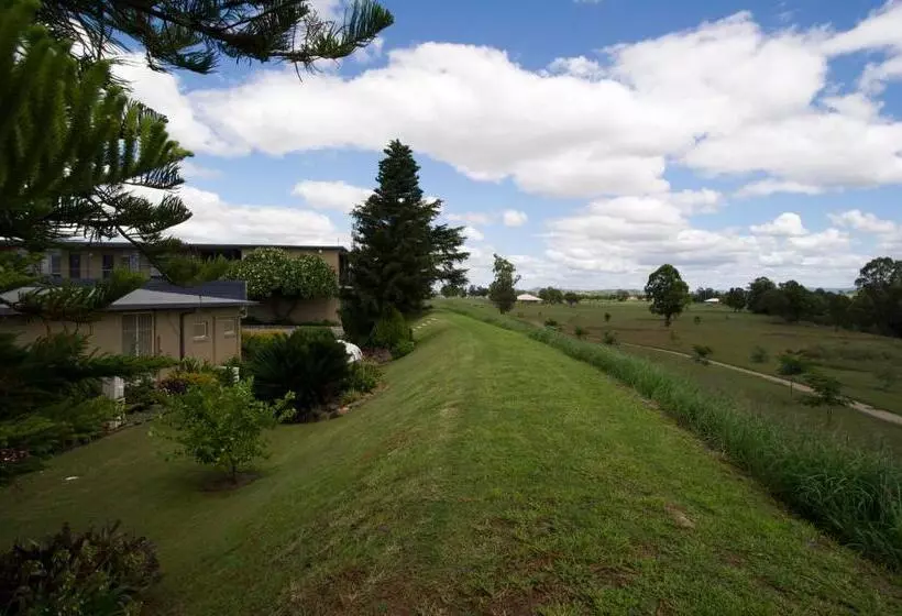 בית מלון כפרי Mid City Motor Inn Singleton