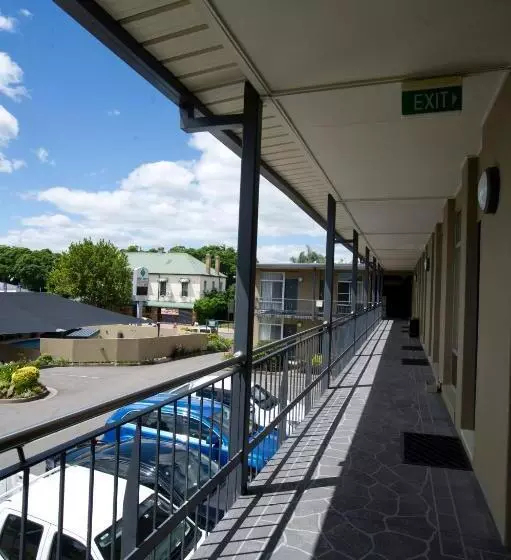 בית מלון כפרי Mid City Motor Inn Singleton