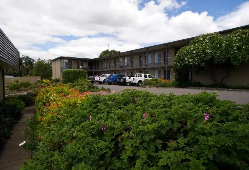 בית מלון כפרי Mid City Motor Inn Singleton