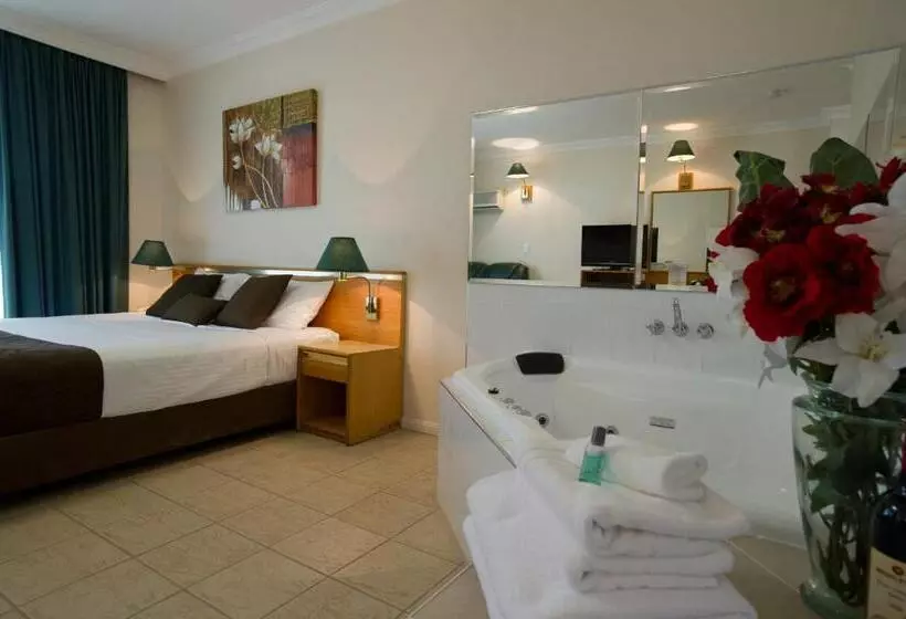 בית מלון כפרי Mid City Motor Inn Singleton