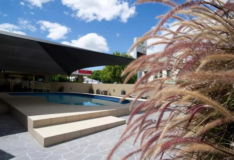 בית מלון כפרי Mid City Motor Inn Singleton