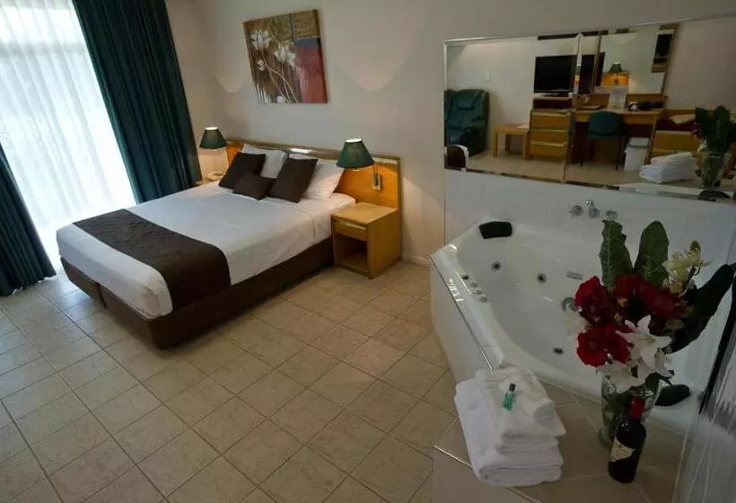 בית מלון כפרי Mid City Motor Inn Singleton