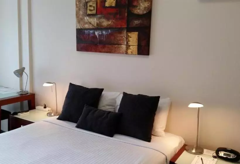 בית מלון כפרי Mid City Motor Inn Singleton